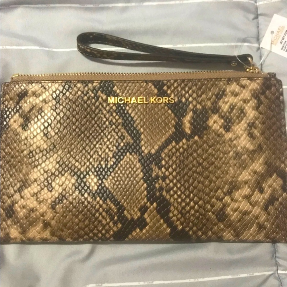 Michael Kors Jet Set Large Zip Clutch